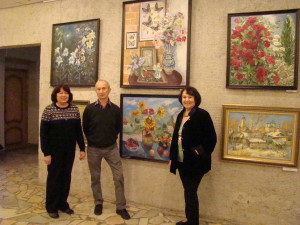 Татьяна Рыжова, Виктор Лисицкий и Альбина Симонова на выставке Осенний вернисаж в Пущино.